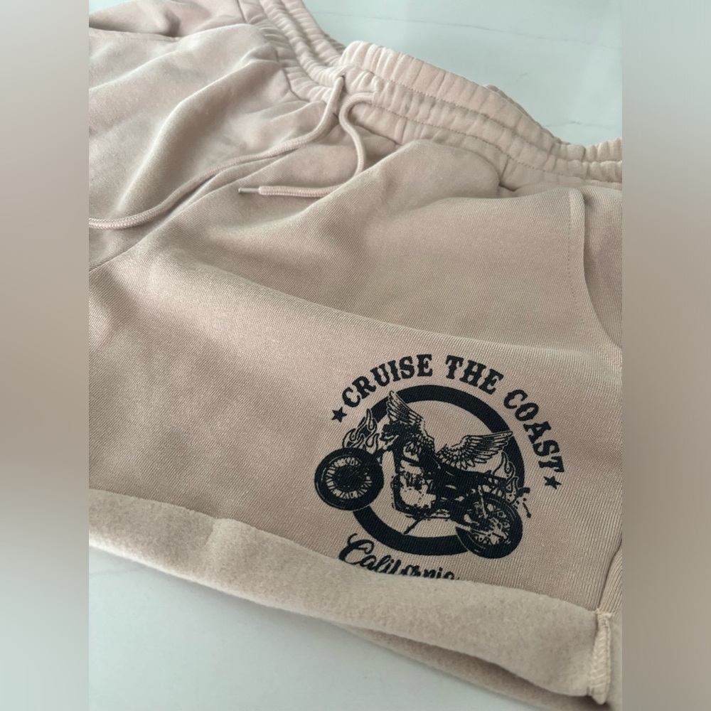 NEW SOFT CREAM SHORTS X-LARGE